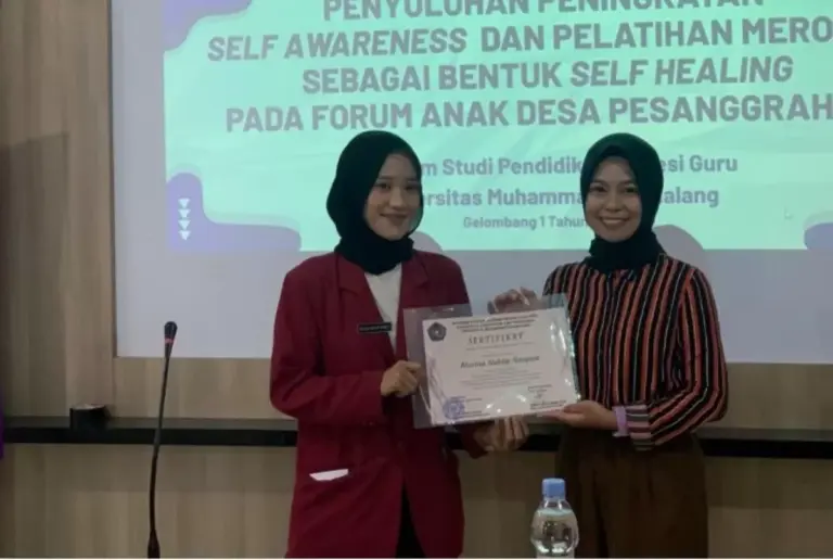 Mahasiswa PPG Pra Jabatan Universitas Muhammadiyah Malang Gelar Penyuluhan Peningkatan Self Awareness dan Pelatihan Meronce untuk Self Healing